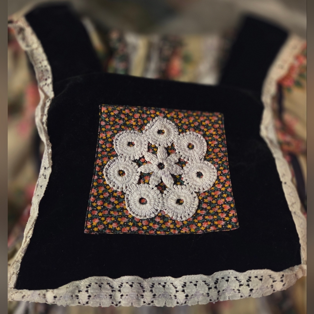 Vintage 70s Handmade Floral Kids Dress w/Velvet Front & Crocheted Applique - Picture 5 of 9